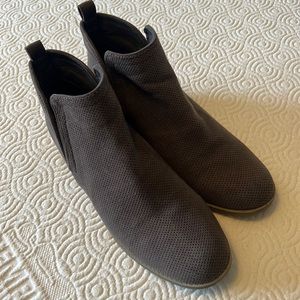 Brown DV Boots